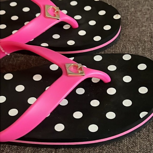KATE SPADE ♠️ HOT PINK & POLKA DOT SANDALS - Picture 3 of 4